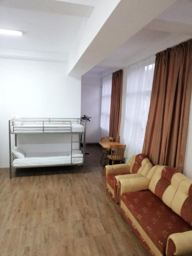 Hostel Valcea Ramnicu Valcea Exterior photo